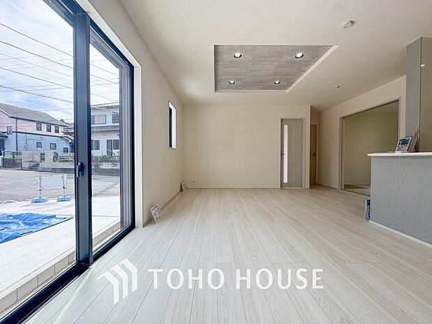 作り手の「気持ちの良いリビングでお過ごししていただきたい」という思いを感じさせます。