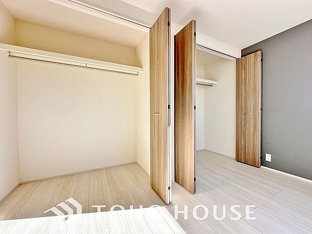 お子様の心と身体を見守る子供部屋として、小さな自立心を育むお部屋作りを見越してご覧下さい。