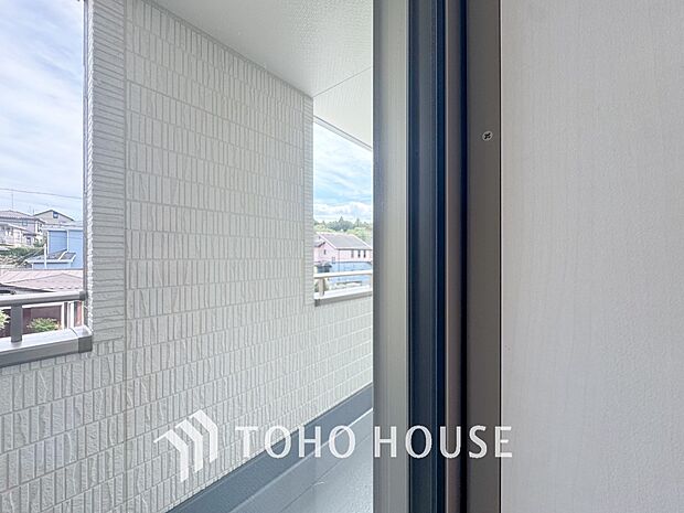 複層ガラスは結露を抑えたり、遮音にも効果を発揮します。