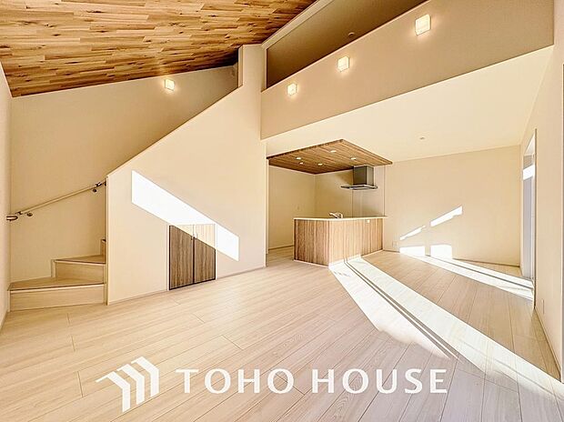 家は、ただ生活する場ではなく、笑顔の毎日、安らぎの日々のために、暮らしを愉しく、快適にする場所。