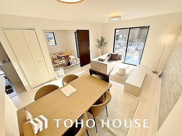 家は、ただ生活する場ではなく、笑顔の毎日、安らぎの日々のために、暮らしを愉しく、快適にする場所。