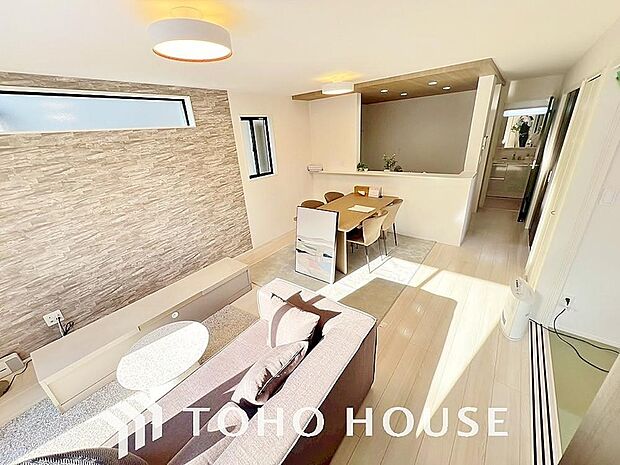 造りこんだ空間演出の妙が生み出す光と質のハーモニーはこの住宅のクオリティの良さを実感させてくれます。