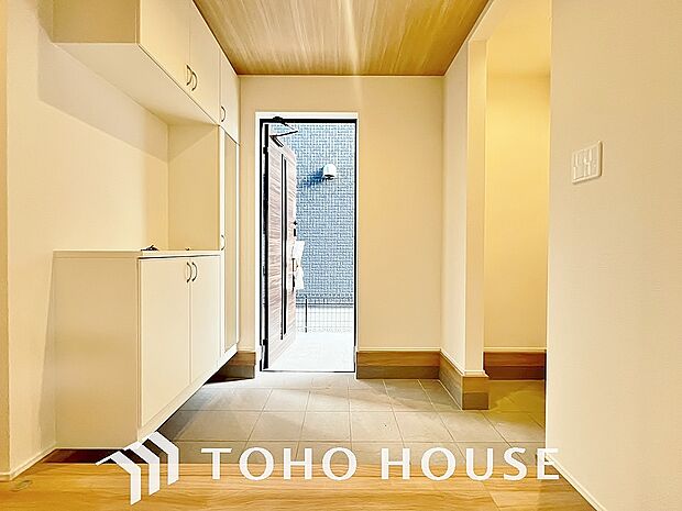 清潔感が溢れ、訪れる者すべてを「安らぎ」と「充実」で包み込みます。