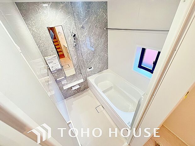 心地よいバスタイムを演出する浴室はゆとりあるサイズを採用。