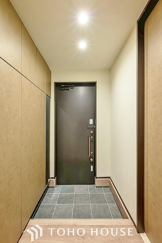 ダウンライトを使用しお洒落に演出。帰りたくなる家をテーマに設計。いつも「人」と「家」の間に・・・。