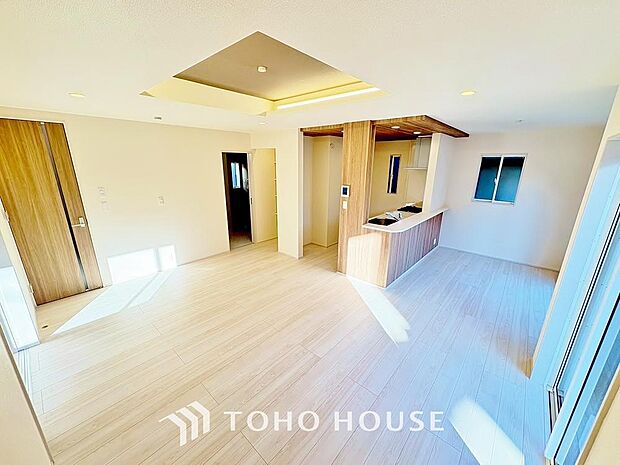 作り手の「気持ちの良いリビングでお過ごししていただきたい」という思いを感じさせます。