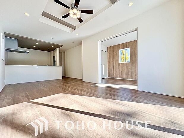 家は、ただ生活する場ではなく、笑顔の毎日、安らぎの日々のために、暮らしを愉しく、快適にする場所。