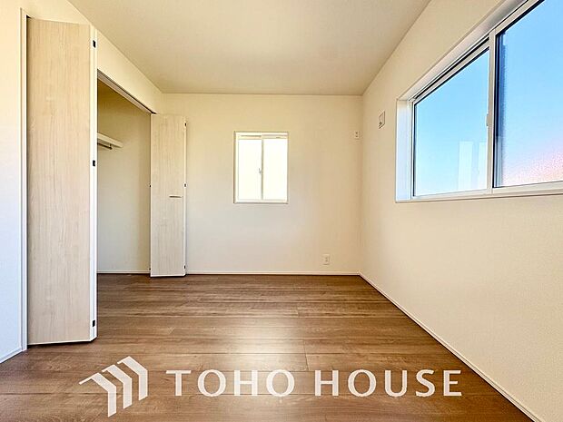 お子様の心と身体を見守る子供部屋として、小さな自立心を育むお部屋作りを見越してご覧下さい。