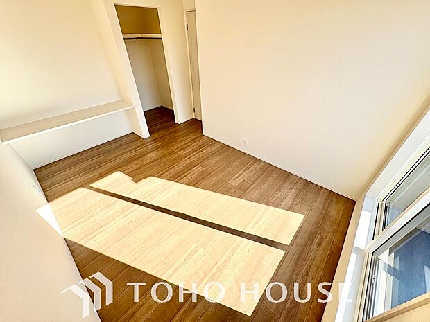 白を基調とした室内は、明るい住空間を造り出すだけでなく、清潔感をもたらしてくれます。