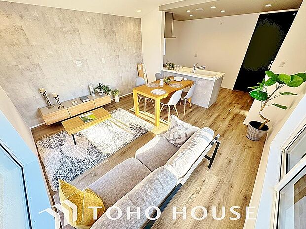 家は、ただ生活する場ではなく、笑顔の毎日、安らぎの日々のために、暮らしを愉しく、快適にする場所。