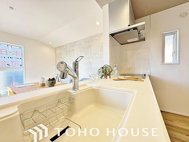 クリアな水が毎日使え、見た目にもスマートな浄水器一体型。お米を炊いたりする際には浄水機能をつかうこともできて、人気の商品です。