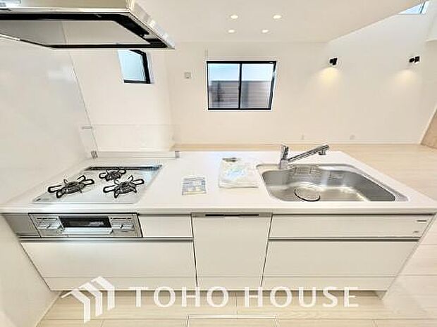 広々キッチンを採用。みんなで作った料理を召し上がりながらの会話は、どのような物になるのでしょうか。