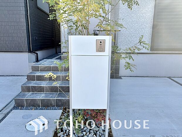 宅配ボックスは、ネットショッピングなどによって増加傾向の小型のお届け物の受け取りにができて便利です。