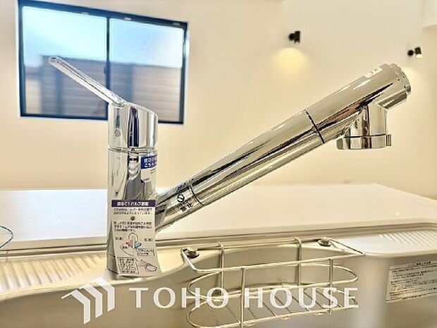 浄水と原水をボタン一つで切り替えられる浄水器一体型水洗。近年主流になりつつある人気の設備です。