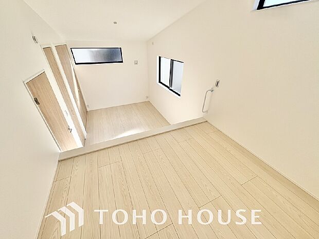 ロフト付きの居室は天井が高い分お部屋が広く感じられ、開放感があります。