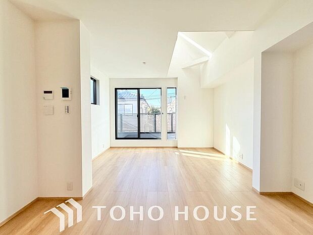 家族皆が集まる場所だからこそ、一番明るく使い勝手のいい空間に仕上げております。