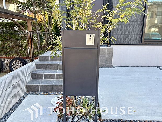 宅配ボックスは、ネットショッピングなどによって増加傾向の小型のお届け物の受け取りにができて便利です。