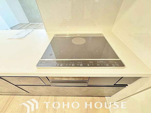 火を使わないので、吹きこぼれによる立ち消えの心配もなく油の飛び散りが抑える事が出来ます。