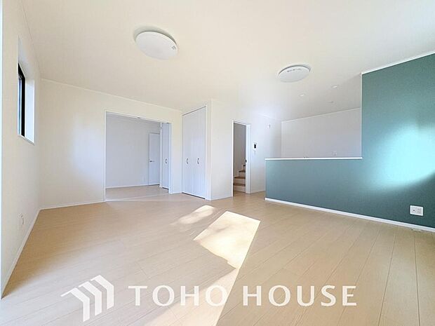 作り手の「気持ちの良いリビングでお過ごししていただきたい」という思いを感じさせます。