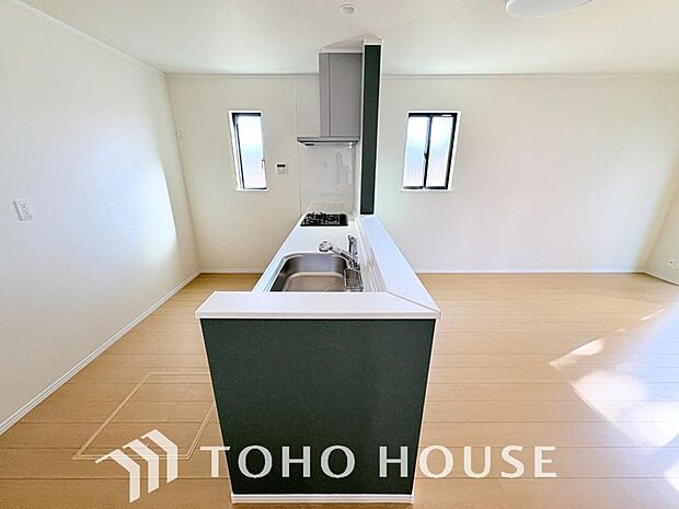 お料理の上手な方が、独壇場でお料理の腕を披露するスタイルに向いているキッチンです。