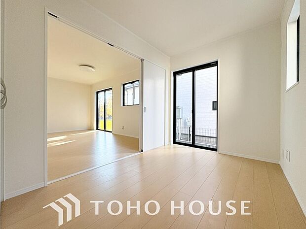 暖色系の照明は、心理的にも落ち着きを得られやすいそうです。