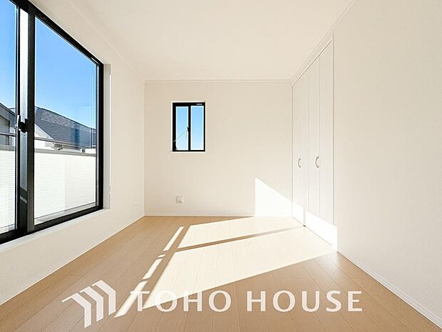 一日の疲れを癒やしてくれる主寝室。時を忘れて過ごす場所として過ごせるお部屋。