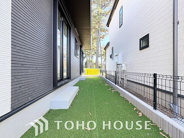 どんなお庭に仕上げるか。新生活に付いて回る楽しい悩みのひとつです。ウッドデッキの新設等もご相談下さい