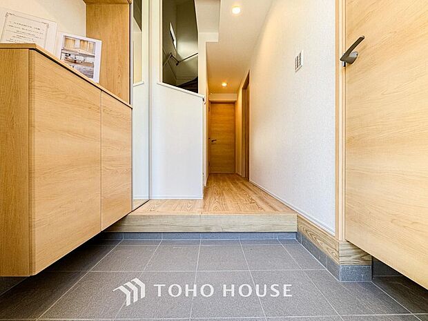 ダウンライトを使用しお洒落に演出。帰りたくなる家をテーマに設計。いつも「人」と「家」の間に・・・。