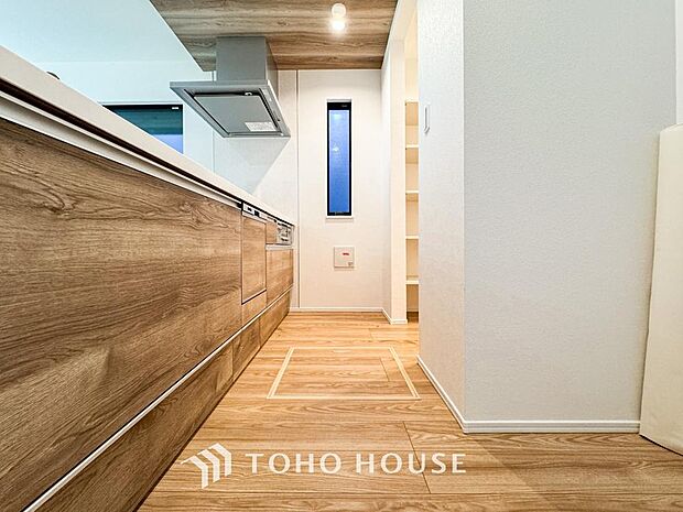 お料理の上手な方が独壇場でお料理の腕を披露するスタイルに向いているキッチンです。