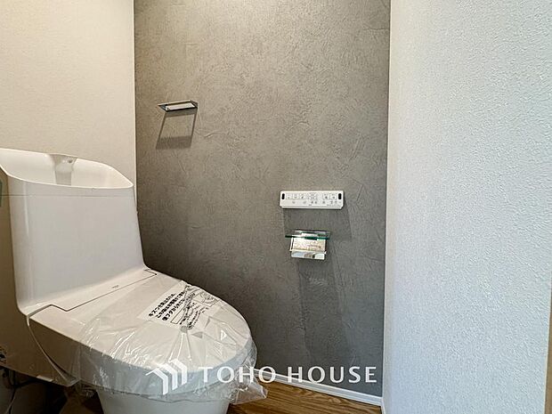 清潔な空間であって頂けますように、目に留まるだけではなく汚れをふき取り易いフロアと壁紙をチョイス。