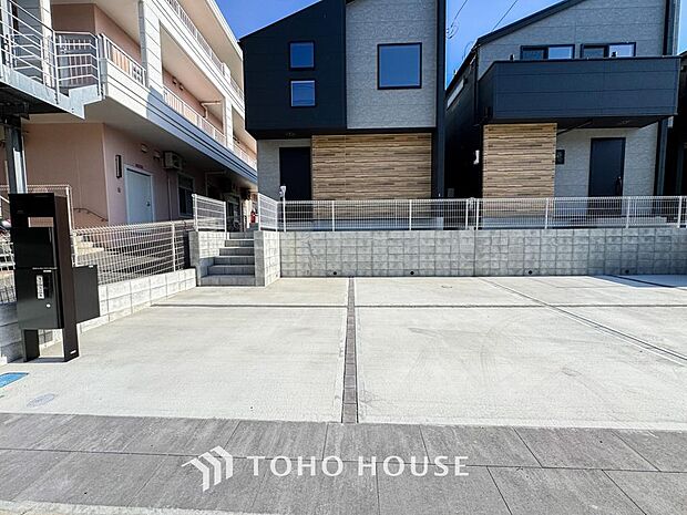 自転車やバイクなど、ゆとりのある敷地で置き場所に困ることはないでしょう。