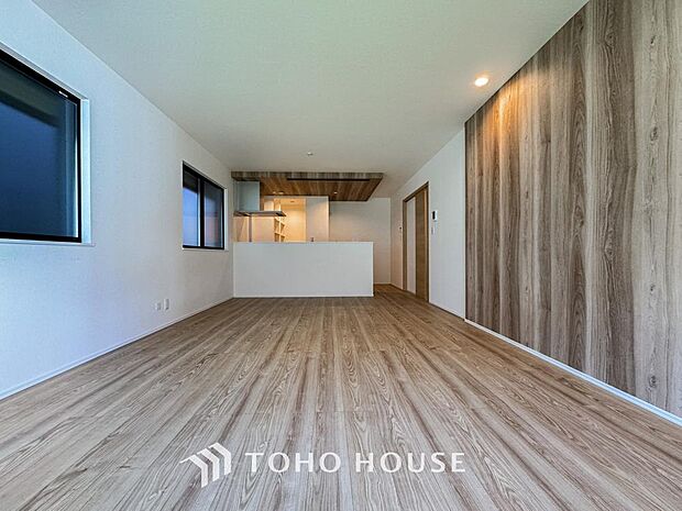 作り手の「気持ちの良いリビングでお過ごししていただきたい」という思いを感じさせます。