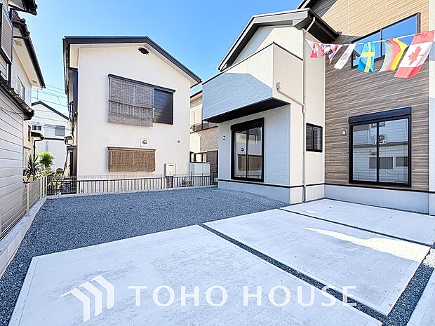 マンションとは違う敷地内駐車。ご主人様のお車のお手入れにも気合が入りますね。