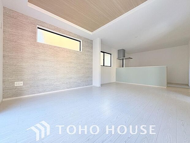 造りこんだ空間演出の妙が生み出す光と質のハーモニーはこの住宅のクオリティの良さを実感させてくれます。