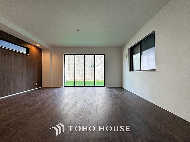 造りこんだ空間演出の妙が生み出す光と質のハーモニーはこの住宅のクオリティの良さを実感させてくれます。