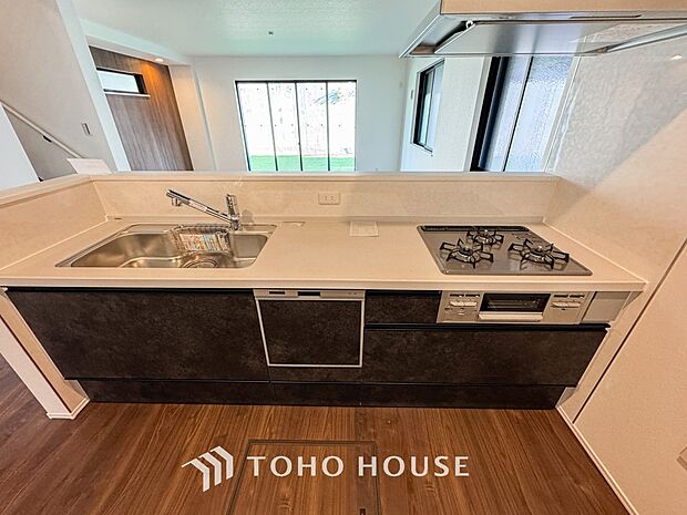 お料理の上手な方が独壇場でお料理の腕を披露するスタイルに向いているキッチンです。