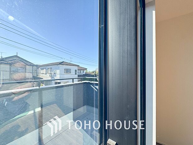 複層ガラスは結露を抑えたり、遮音にも効果を発揮します。