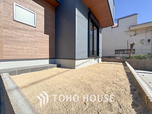 めまぐるしく過ぎ行く日々の中で、休息と癒しを提供してくれる空の下のプライベート空間があります。