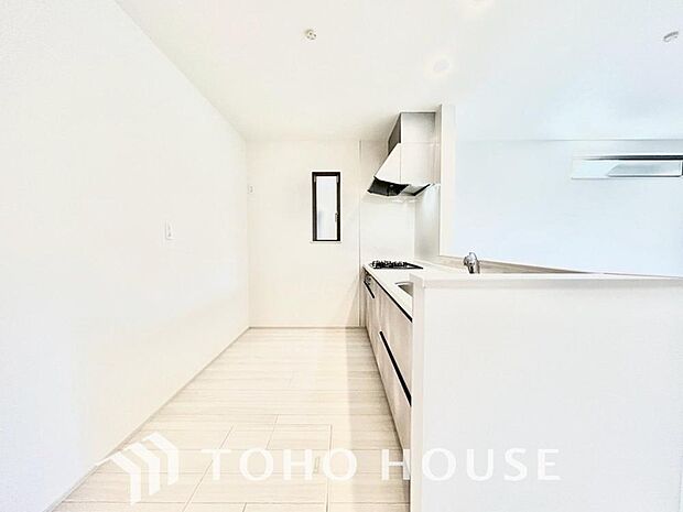 お料理の上手な方が、独壇場でお料理の腕を披露するスタイルに向いているキッチンです。