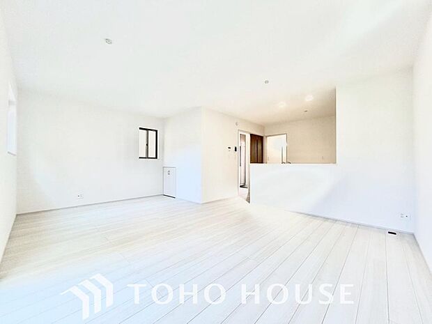 造りこんだ空間演出の妙が生み出す光と質のハーモニーはこの住宅のクオリティの良さを実感させてくれます。