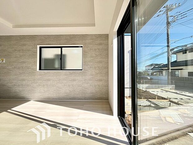 造りこんだ空間演出の妙が生み出す光と質のハーモニーはこの住宅のクオリティの良さを実感させてくれます。