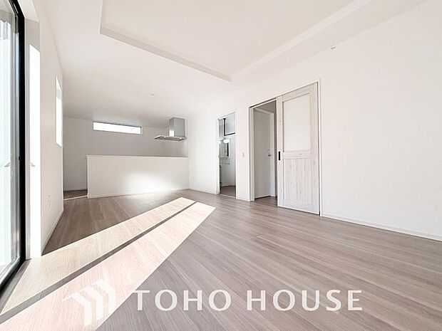 造りこんだ空間演出の妙が生み出す光と質のハーモニーはこの住宅のクオリティの良さを実感させてくれます。