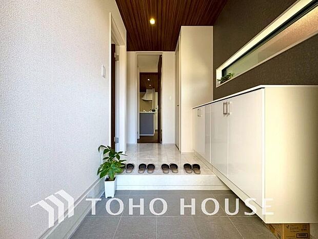 ダウンライトを使用しお洒落に演出。帰りたくなる家をテーマに設計。いつも「人」と「家」の間に・・・。