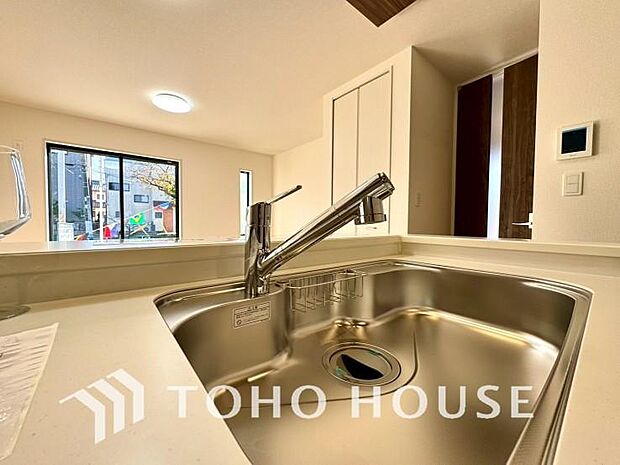 クリアな水が毎日使え、見た目にもスマートな浄水器一体型。お米を炊いたりする際には浄水機能をつかうこともできて、人気の商品です。