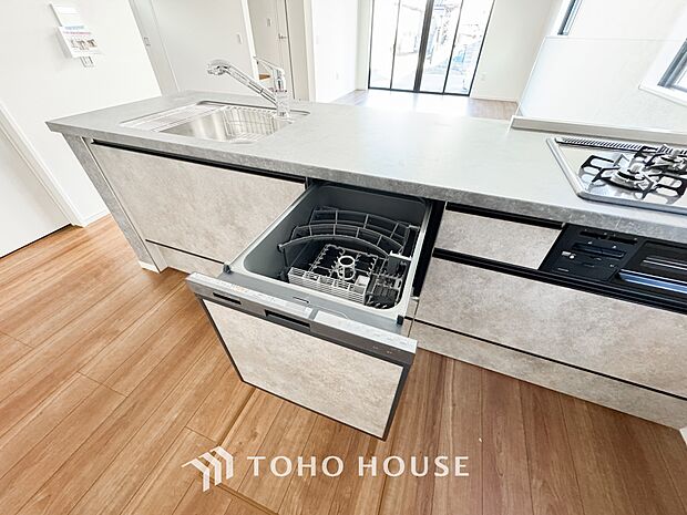 通常の手洗いでは使用出来ないほど高温のお湯や高圧水流を使うことにより汚れを効果的に落とすことができる。