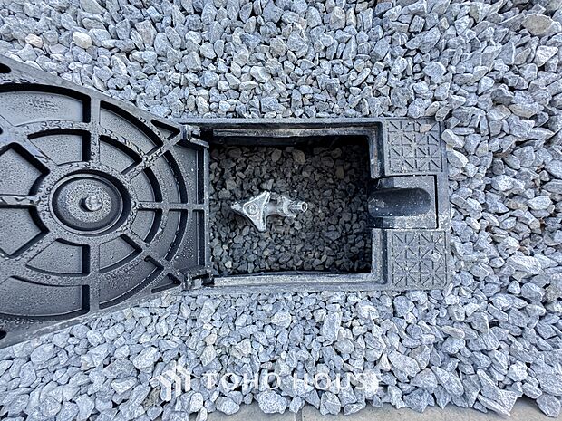 お車の手入れや外周りのお手入れの際にあると便利な水栓がございます。