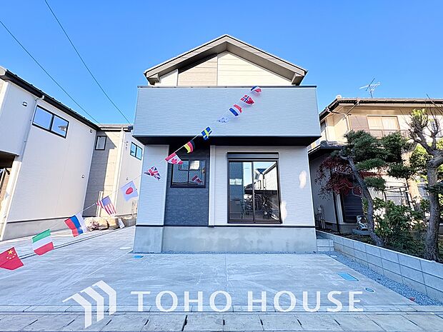 マンションとは違う敷地内駐車。ご主人様のお車のお手入れにも気合が入りますね。