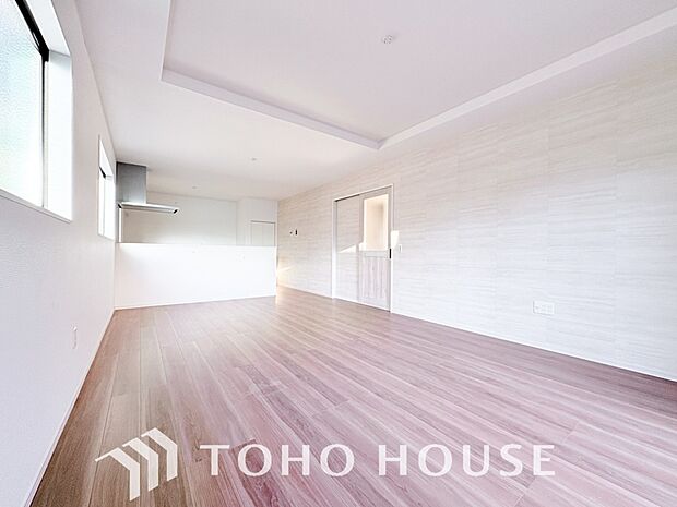 作り手の「気持ちの良いリビングでお過ごししていただきたい」という思いを感じさせます。