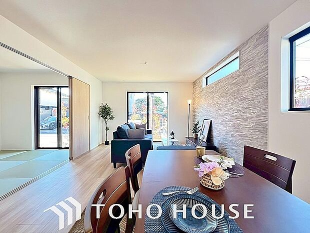 造りこんだ空間演出の妙が生み出す光と質のハーモニーはこの住宅のクオリティの良さを実感させてくれます。