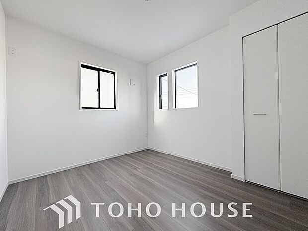 白を基調とした室内は、明るい住空間を造り出すだけでなく、清潔感をもたらしてくれます。